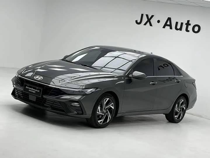 Hyundai Elantra 2023, фото 1