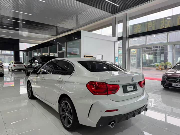 BMW 1 Series 120i M Sport 2022, фото 8